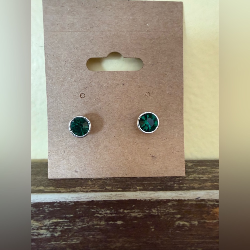 Elegant Green Stud Earrings